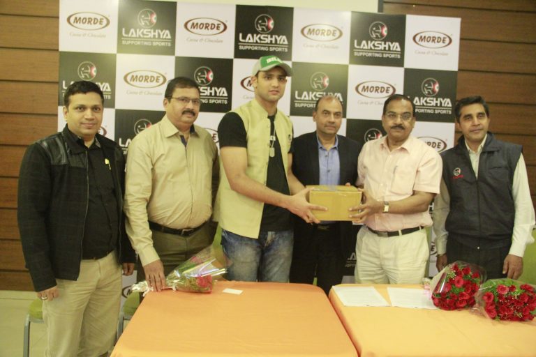 राष्ट्रकुल कांस्य पदक विजेता मुष्ठियोद्धा नमन तंवर याला मोर्डे समूहाचा पाठींबा