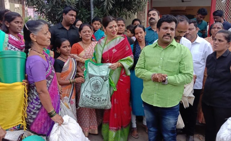 प्लास्टिक निर्मूलनासाठी पुणेकरांना एक लाख कापडी पिशव्या वाटणार