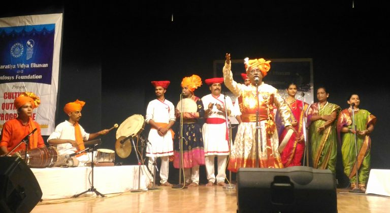 भारतीय विद्या भवनमध्ये  गर्जले ‘ क्रांतीचे पोवाडे