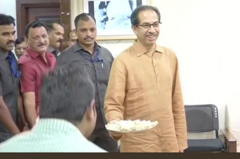 बाळासाहेबांचं स्वप्न पूर्ण झालं, देशाने आनंदोत्सव साजरा करावा; काश्मीरच्या ऐतिहासिक निर्णयावर उद्धव ठाकरे