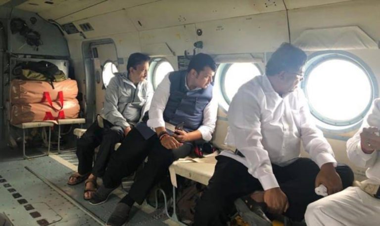 कोल्हापूर, सांगली आणि सातारा पूरस्थितीची मुख्यमंत्र्यांकडून पाहणी; केंद्रीय गृहमंत्र्यांशी चर्चा 