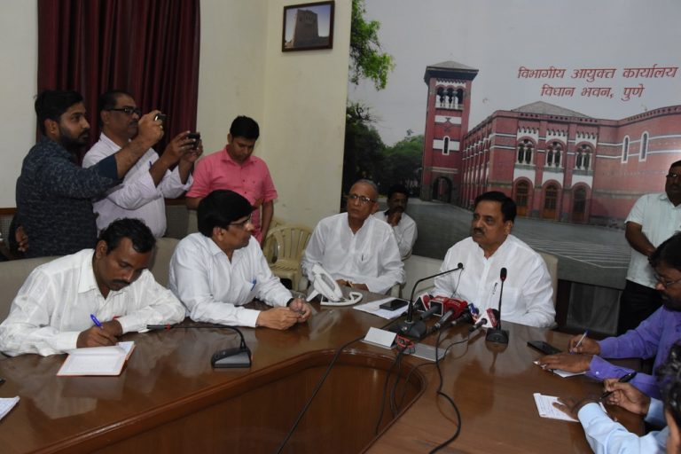 पूरग्रस्तांना मदत पोहचविण्यात परिवहन विभागाचा राहील पुढाकार -परिवहनमंत्री दिवाकर रावते