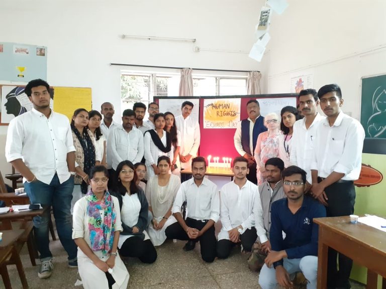 कर्वे समाज सेवा संस्थेमध्ये एरवाडी दिवस व स्तनपान सप्ताह साजरा