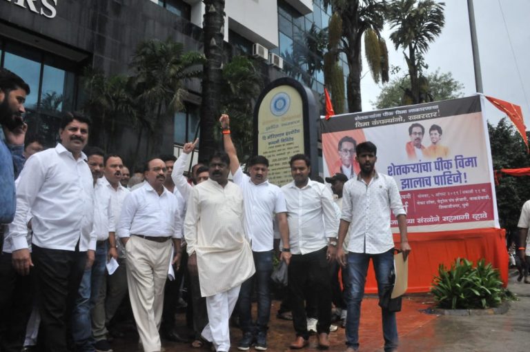 पीकविम्यासाठी शिवसेनेचा ‘ओरिएंटल इन्शुरन्स’वर मोर्चा