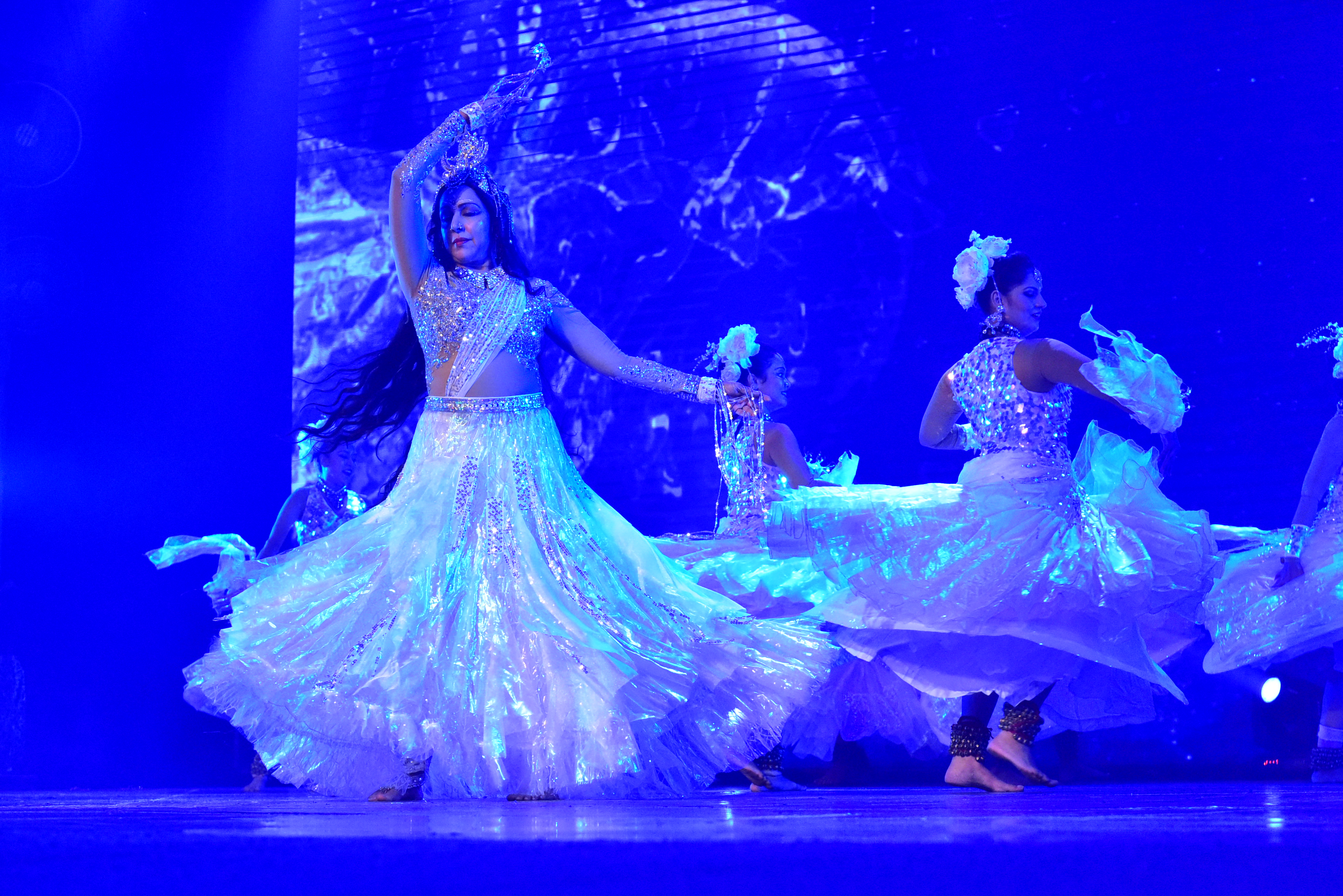 ' गंगा बॅले' शब्द, सूर,नृत्य यांचा अनोखा संगम-हेमामालिनी यांचा पुणे फेस्टिव्हल मध्ये उत्कट नृत्यविष्कार
