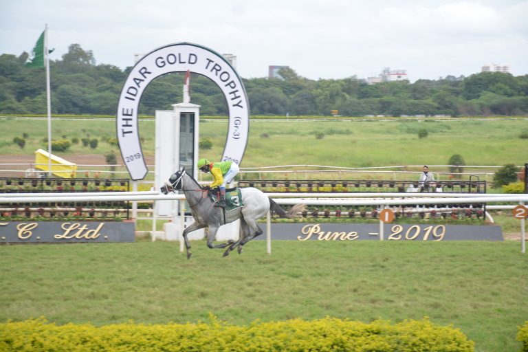 द इदर गोल्ड ट्रॉफी शर्यतीत बुशटॉप्स विजेता