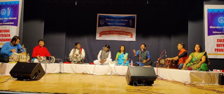 सुंदरा मनामध्ये भरली ‘ कार्यक्रमाने जिंकली मने