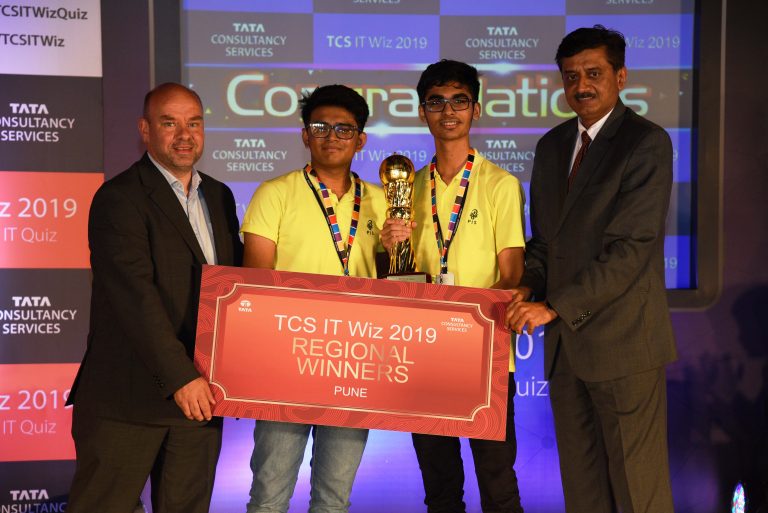 टीसीएस आयटी विझ २०१९ ची पुणे फेरी  प्रतिभा इंटरनॅशनल शाळेने जिंकली