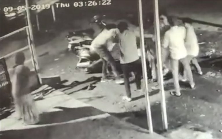 पुण्यात गणपतीच्या वर्गणीवरून आई-मुलाला टोळक्यांनी केली बेदम मारहाण