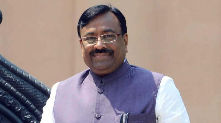 चाळीस लाखांपर्यंत उलाढाल असलेल्या  वस्तू पुरवठादार व्यापाऱ्यांना करातून सुट  – सुधीर मुनगंटीवार