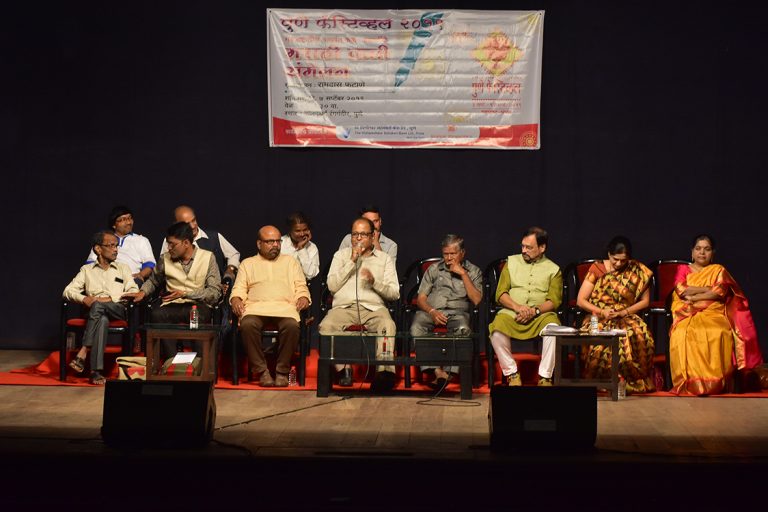 बाभळीला बोरं झाली की, माकडाला पोरं झाली… ‘अच्छेदिन’;मन की बात’ वांझोटीची थेरं झाली