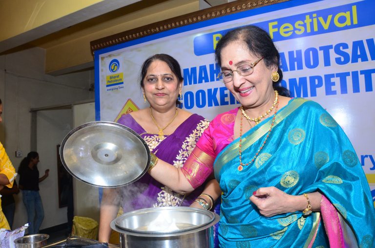 आशा काळे यांच्या उपस्थित  पुणे फेस्टिव्हलमध्ये पाककला स्पर्धा संपन्न