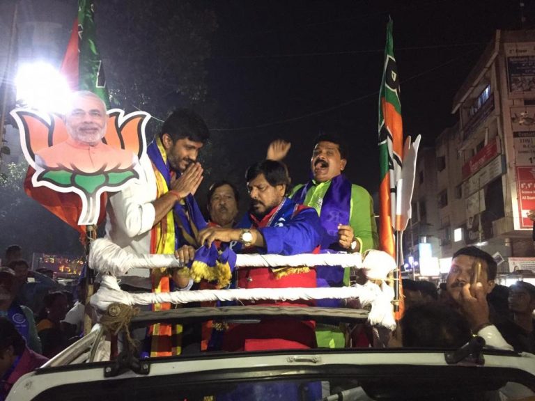 सिद्धार्थ शिरोळे यांना आठवलेंनी दिल्या काव्यात्मक शुभेच्छा…