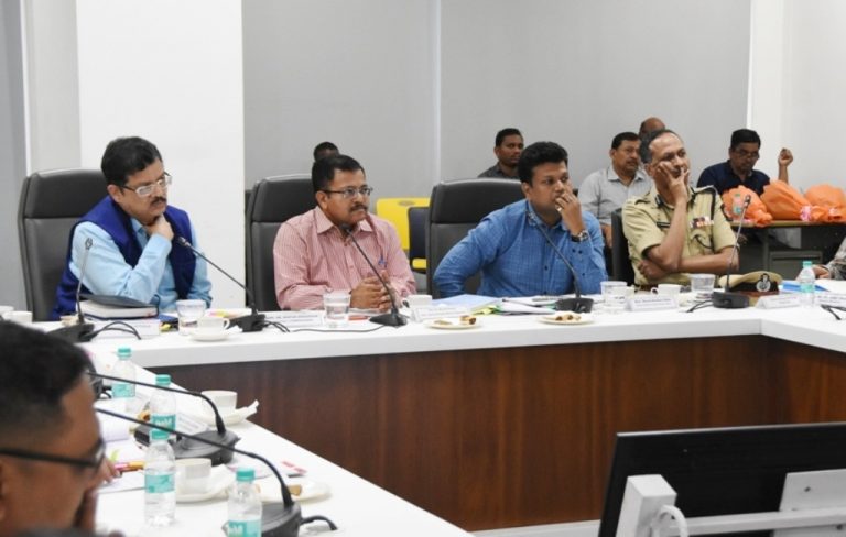 मोठ्या रक्कमेच्या व्यवहारावर लक्ष ठेवा -विशेष खर्च निरीक्षक बी. मुरलीकुमार यांच्या सूचना