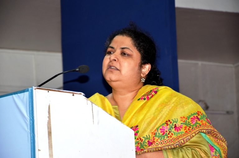 गांधीजींचे  अर्थशास्त्र खऱ्या समानतेचे :डॉ क्रांती रेडकर