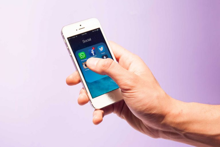 फ्री कॉलिंग बंद ,डेटा दरवाढीचे संकेत…