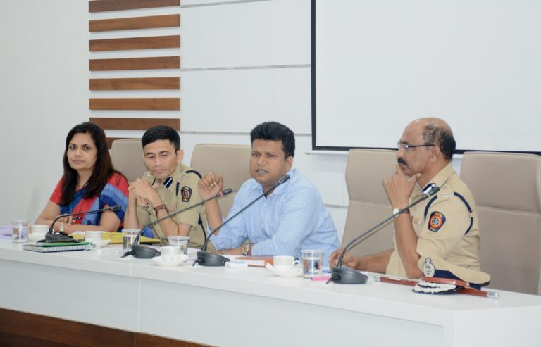 जिल्हाधिकारी नवल किशोर राम यांच्या अध्यक्षतेखाली शांतता समितीची बैठक संपन्न