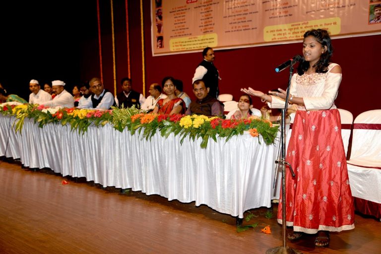 बाल-कुमारांच्या कवितांनी रसिकांना केले विचारप्रवृत्त