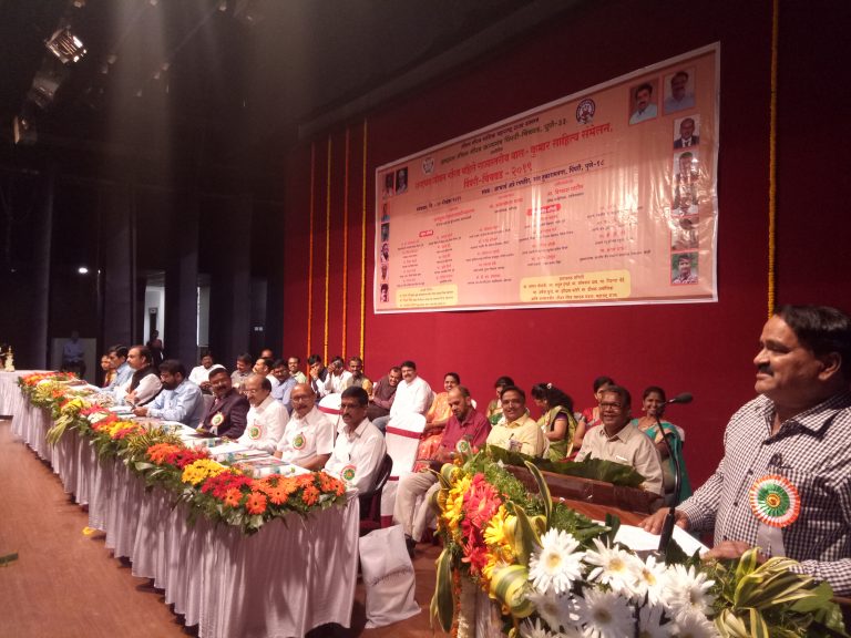 प्रतिभा ही कुठल्या राजवाड्यात जन्म घेत नाही : विश्वास पाटील