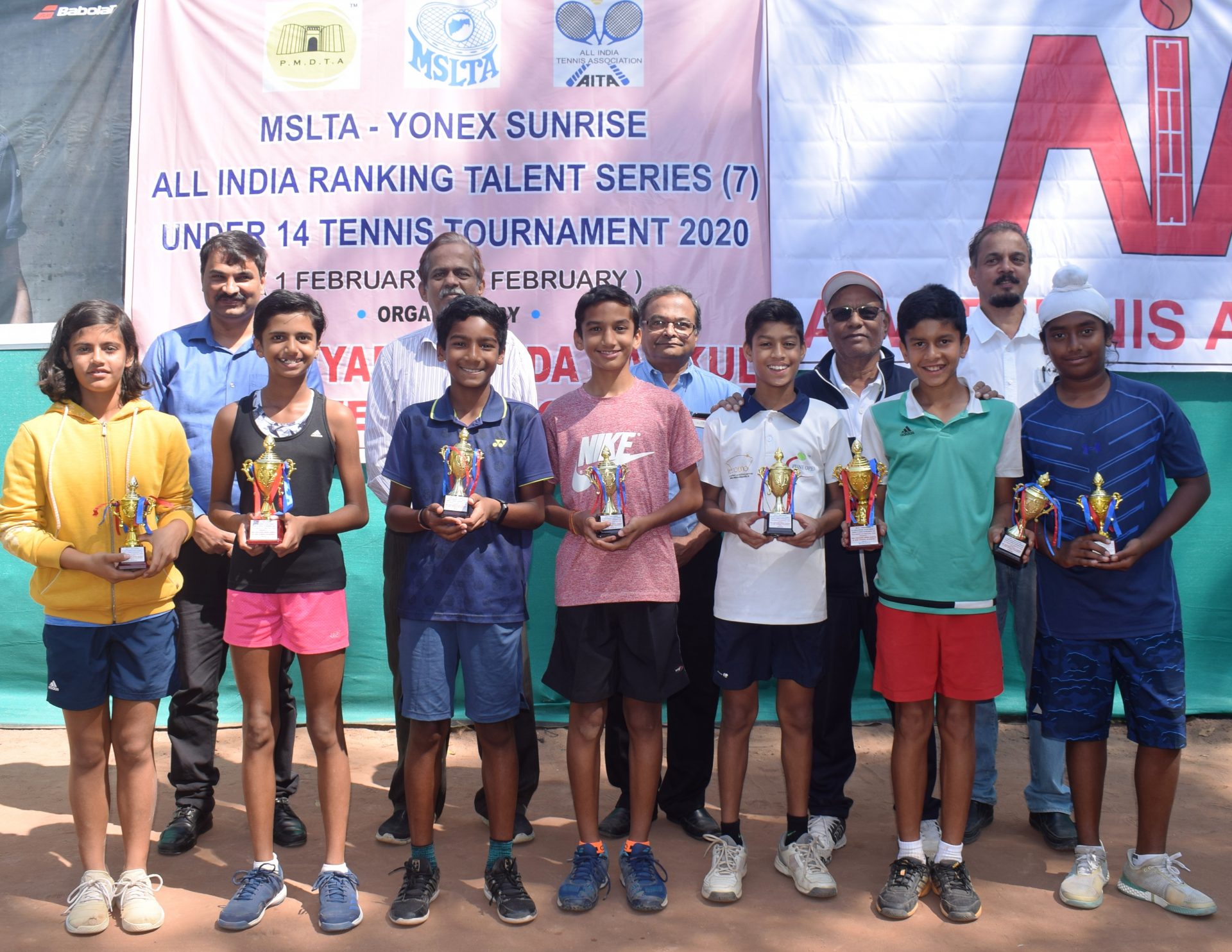 14 वर्षाखालील टेनिस स्पर्धेत अद्विक नाटेकर याला दुहेरी मुकुट -  मुलींच्या गटात सिया प्रसादे हिला विजेतेपद