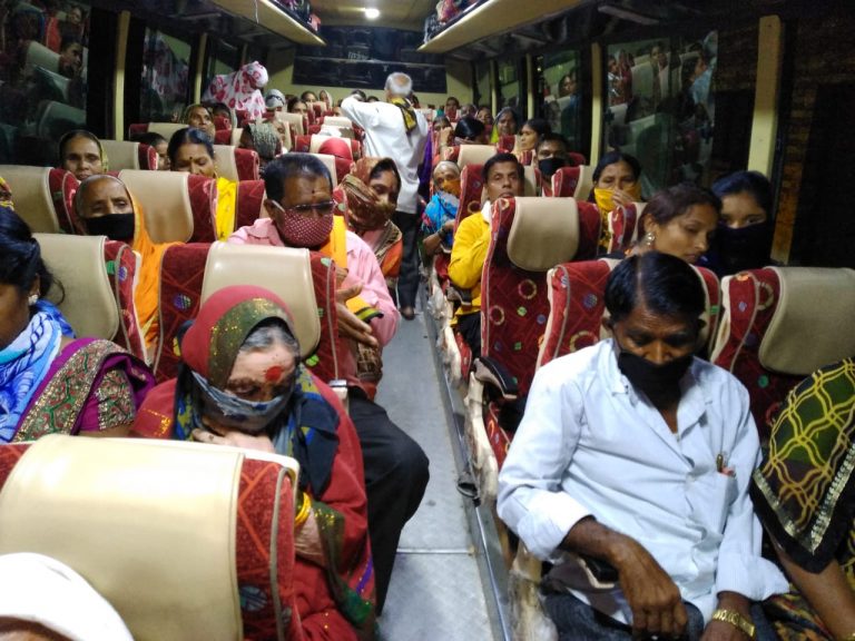 वृंदावन मथुरा येथे अडकून राहिलेले 95 वारकरी यांना  महाराष्ट्रात  सुखरूप पणे परत    आणण्यात डॉ नीलम गोऱ्हे  यांच्या प्रयत्नांना यश…