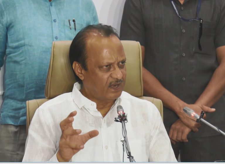 राज्यात पोलिस शिपाई संवर्गातील 10 हजार जागा भरणार-अजित पवार