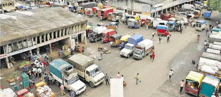 मार्केट यार्डात  243 वाहनांमधून शेतीमालाची आवक