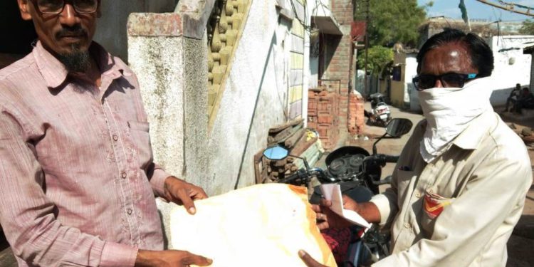 डाकिया ‘कॅश’ लाया!