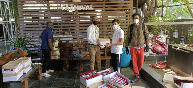 रस्त्यावरची मुकी जनावरे राहू नयेत उपाशी – नगरसेवक उमेश गायकवाड :१००० किलो डॉग फूड ,२४ स्वयंसेवकांसोबत घेणार त्यांची दक्षता.