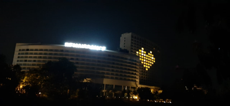 सर्व हॉटेल्समधे उजळवली व्हर्च्युअल हृदये…..