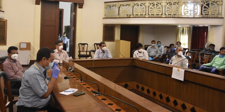 कोरोना प्रतिबंधाकरीता कार्यरत सर्वच वैद्यकीय अधिकारी कर्मचा-यांना विम्याचा लाभ मिळावा -केंद्रीय पथक प्रमुख संजय मल्होत्रा