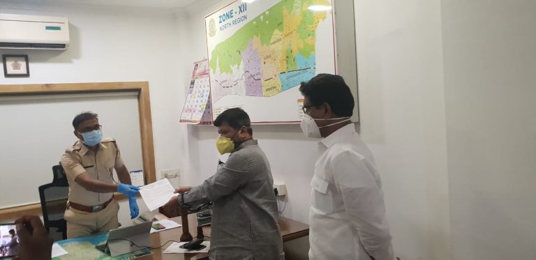 माजी मुख्यमंत्री फडणवीस यांच्या विरुध्द समाजमाध्यमांवर अंससदीय, अश्लिल पोस्ट टाकणा-यांना अटक करा -विरोधी पक्ष नेते प्रविण दरेकर