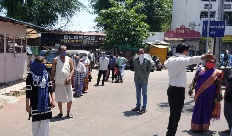 ‘मोबाईल डीस्पेन्सरी’ ने दिली आज ३४१ गरजू रुग्णांना उपचार सेवा