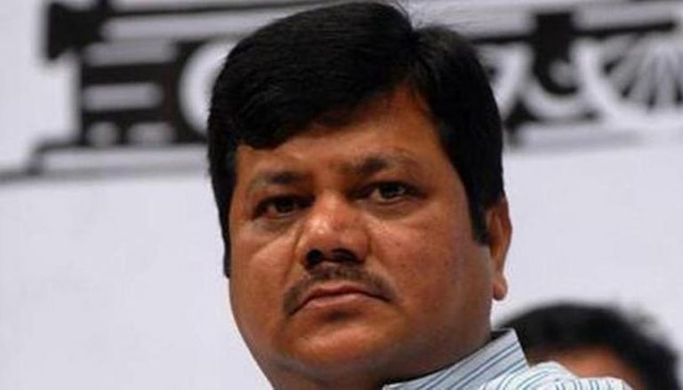 सहनही होत नाही आणि सांगताही येत नाही- विरोधी पक्ष नेते प्रविण दरेकर यांचे पर्यटन मंत्री आदित्य ठाकरे यांना सडेतोड प्रत्युत्तर