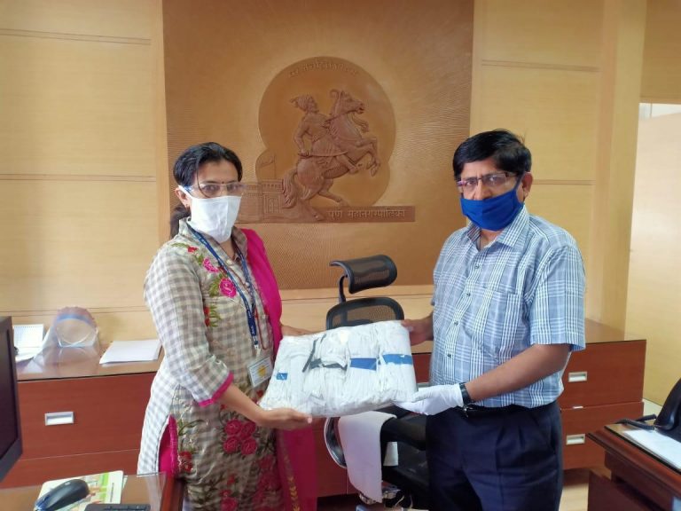 तहसिल कार्यालयाच्‍यावतीने 1 लाख पांढरे सुती कापडी मास्कचे मोफत वाटप- तहसिलदार तृप्‍ती कोलते