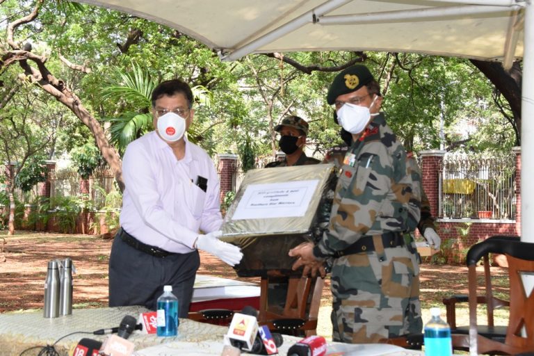 कोरोना यौद्धांना भारतीय सैन्यदलाची मानवंदना