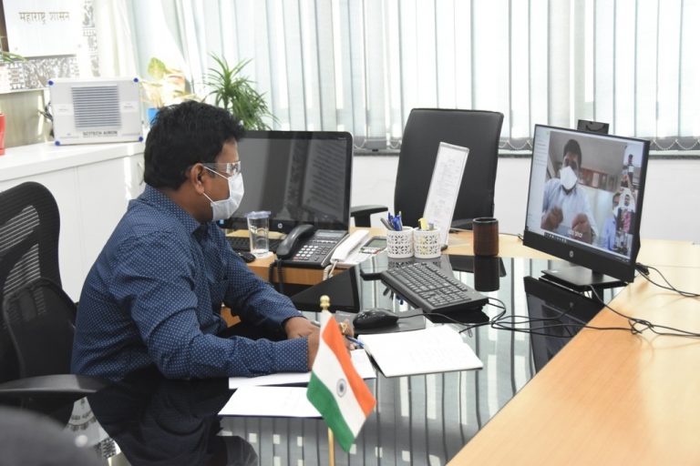 ग्रामीण भागातील उद्योग व्यवसायावर परिणाम होऊ नये यासाठी मायक्रो कंटेन्मेंट झोनवर भर द्या                                               -जिल्हाधिकारी नवल किशोर राम यांच्या सूचना