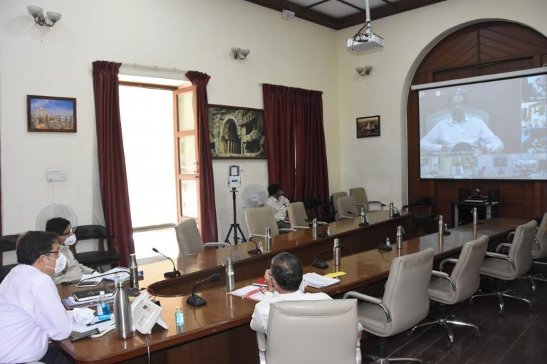 पुणे विभागातील मान्सूनपूर्व तयारीबाबत  मुख्यमंत्र्यांनी घेतली  माहिती