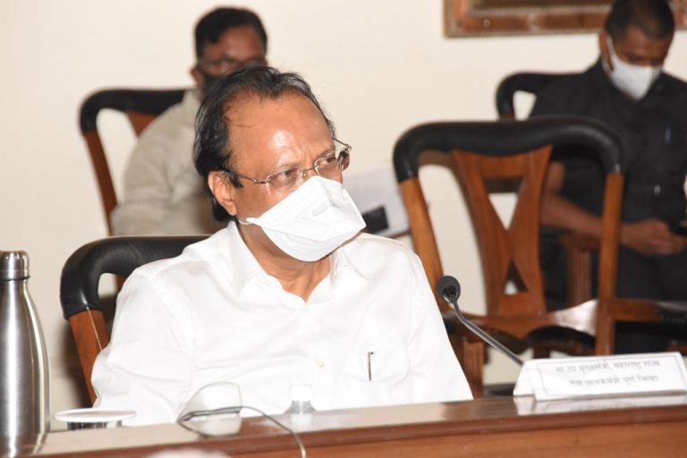 ‘कोरोना’शी मुकाबला करीत रस्त्यांची कामेही गतीने पूर्ण करा – उपमुख्यमंत्री अजित पवार