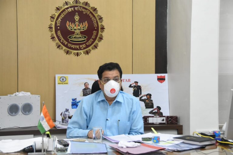 कोरोना रुग्णांसाठी बेड उपलब्धतेबाबत विभागीय आयुक्त कार्यालयाच्या वतीने डॅश बोर्ड ची सुरुवात-डॉ म्हैसेकर
