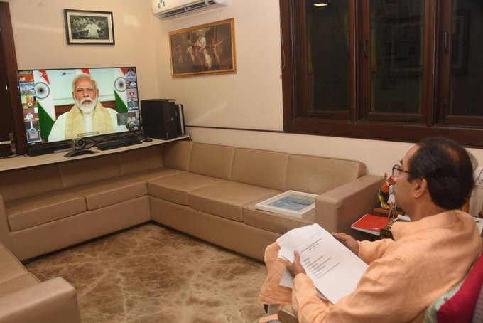 ‘मिशन बिगिन अगेन’ मध्ये महाराष्ट्राने घेतली झेप- पंतप्रधानांसमवेत व्हिडिओ कॉन्फरन्समध्ये मुख्यमंत्र्यांचे प्रभावी सादरीकरण