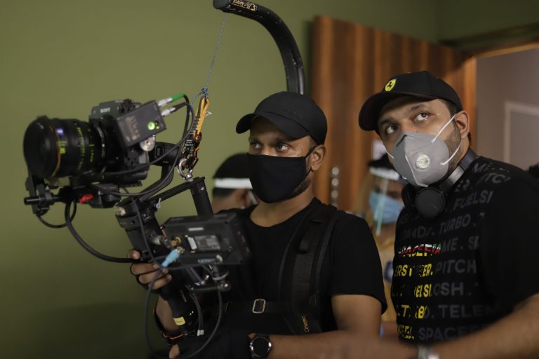 आदित्य सरपोतदार करणार ‘झोंबिवली’ या मराठीतल्या पहिल्या झॉम-कॉम सिनेमाचं दिग्दर्शन