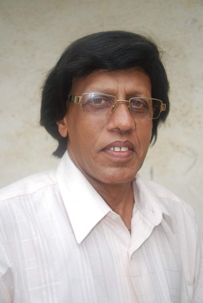 ज्येष्ठ सिनेपत्रकार, नाट्य-चित्रपट समीक्षक दीनानाथ घारपुरे यांचे निधन