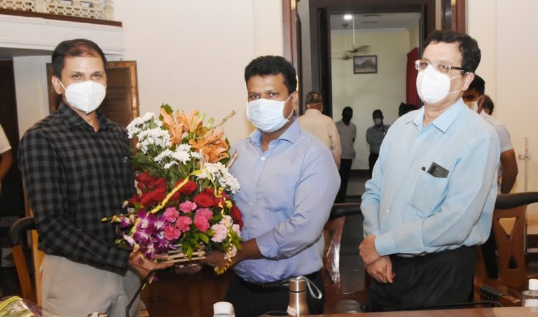 सर्वसामान्‍य माणूस ‘केंद्रबिंदू’ मानून काम केले- विभागीय आयुक्‍त डॉ. म्‍हैसेकर