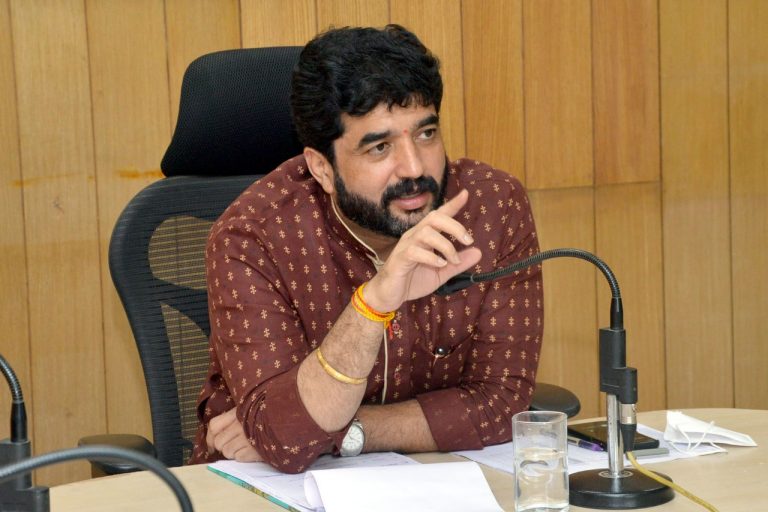 फिरत्या विसर्जन हौदांची संख्या वाढवणार-महापौर म्हणाले …