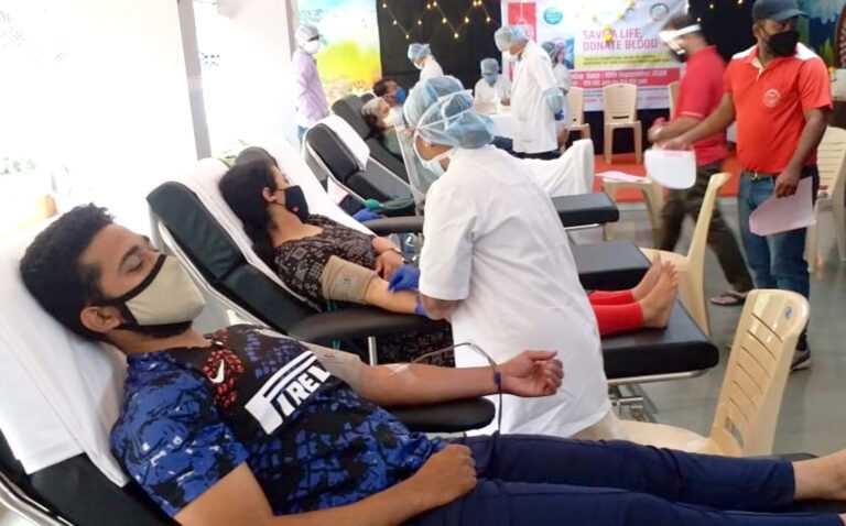 ‘लोक बिरादरी’तर्फे आयोजित शिबिरात ४४ जणांचे रक्तदान