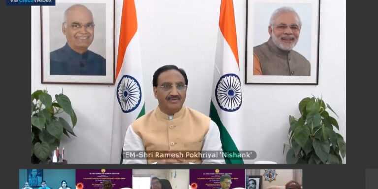 ‘इंडिया फाइट्स’ कोरोना;अभियांत्रिकी महाविद्यालय पुण्याला सर्वोत्कृष्ट ‘विश्वकर्मा’ पुरस्कार