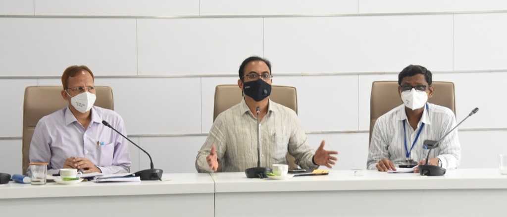 ऑक्सिजन उत्पादकांनी 80 टक्के ऑक्सिजन वैद्यकीय उपचारासाठी उपलब्ध करुन द्यावा-जिल्हाधिकारी डॉ राजेश देशमुख