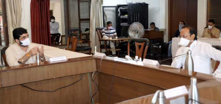 अहो दादा , सामान्य नागरिकांना ऑक्सिजन आणि व्हेंटिलेटर बेड्स मिळवण्यासाठी अजूनही करावा लागतोय  अडचणींचा सामना- महापौरच कळवळले …