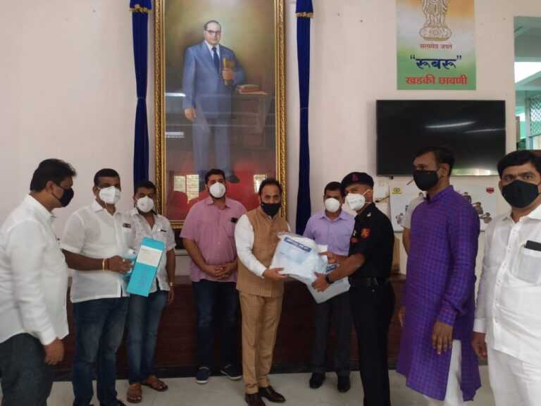 कोरोनाच्या पार्श्वभूमीवर पंतप्रधान मोदींच्या वाढदिवसानिमित्त खडकी कॅन्टोन्मेंट बोर्ड रूग्णालयाला मेडिकल कीटचे वाटप